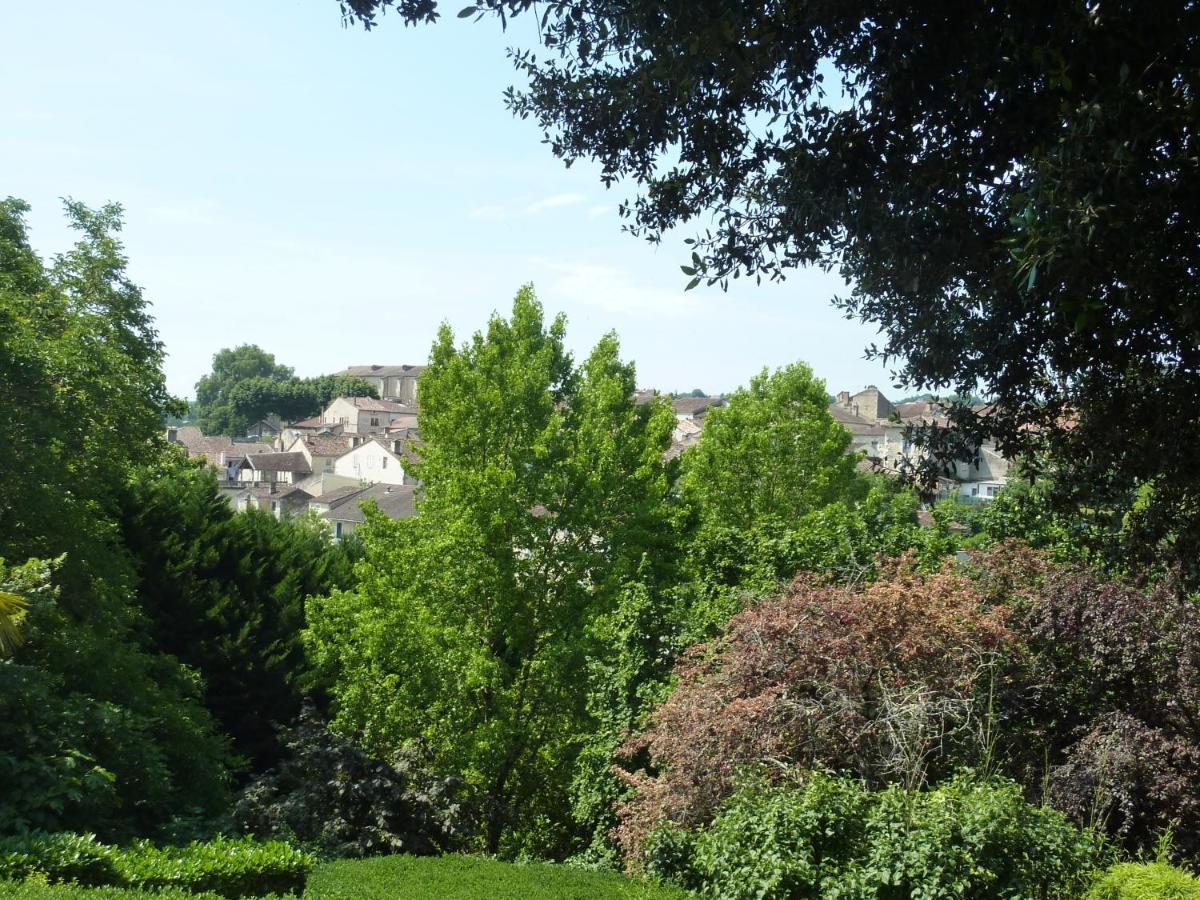 Beaux Chenes Bed and Breakfast Nérac Exteriör bild